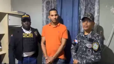 mocho-mano-a-su-hermano.webp