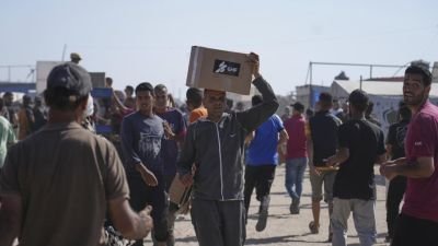 palestinos-cajas-alimentos-gaza-ap-ap25147587762421-0294dabf-focus-0-0-896-504.jpg
