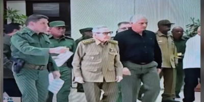 Raúl Castro junto a Miguel Díaz-Canel en acto del Ministerio del Interior de Cuba